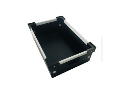 Cellular polypropylene boxes with stacking corners and aluminum U frame