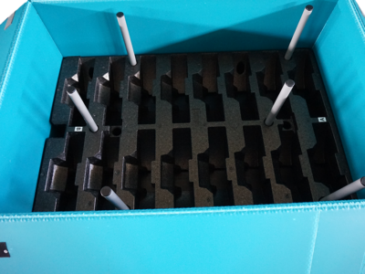 Flatpac container with EPP internal separators
